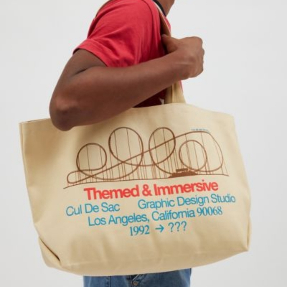 Cul de sac amusement park large tote
